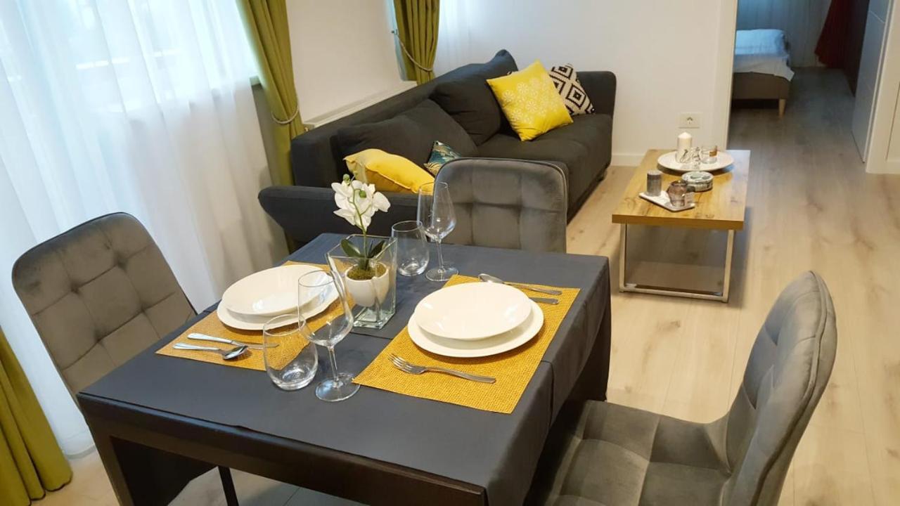 Elias Central Apartment - 2 Bedrooms & Free Parking Орадеа Екстериор снимка