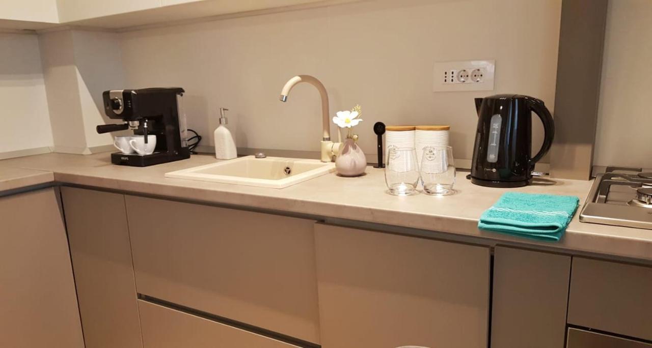Elias Central Apartment - 2 Bedrooms & Free Parking Орадеа Екстериор снимка