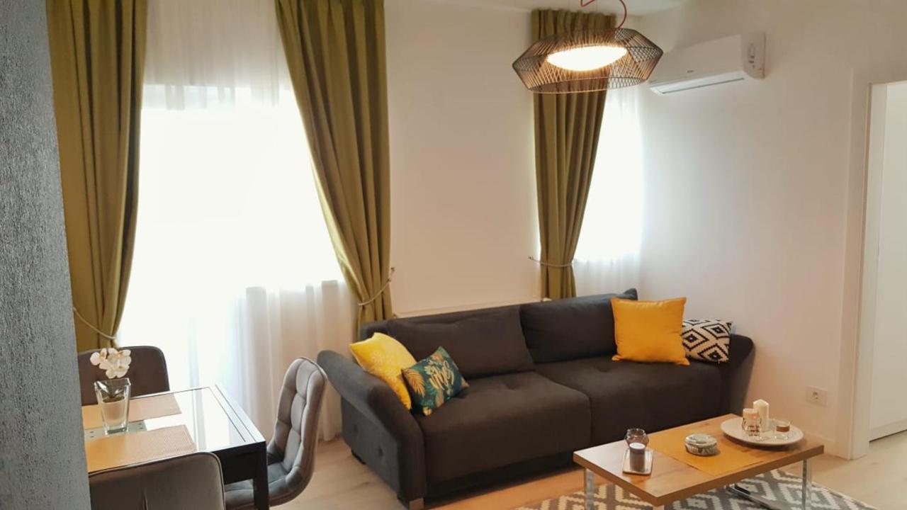 Elias Central Apartment - 2 Bedrooms & Free Parking Орадеа Екстериор снимка